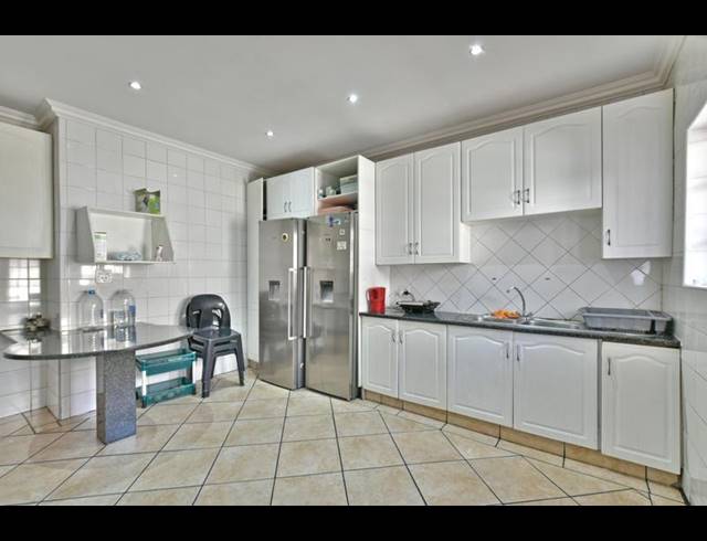 4 BEDROOM HOUSE FOR SALE IN SYDENHAM